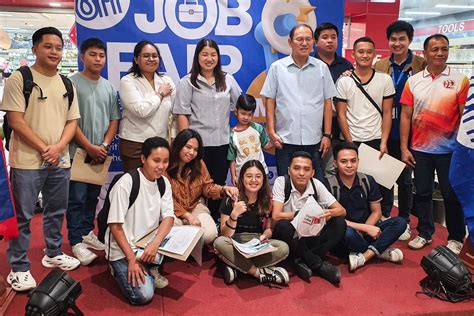may trabaho ako|'May trabaho na ako!': Jobseekers hired on the spot in San Juan, .